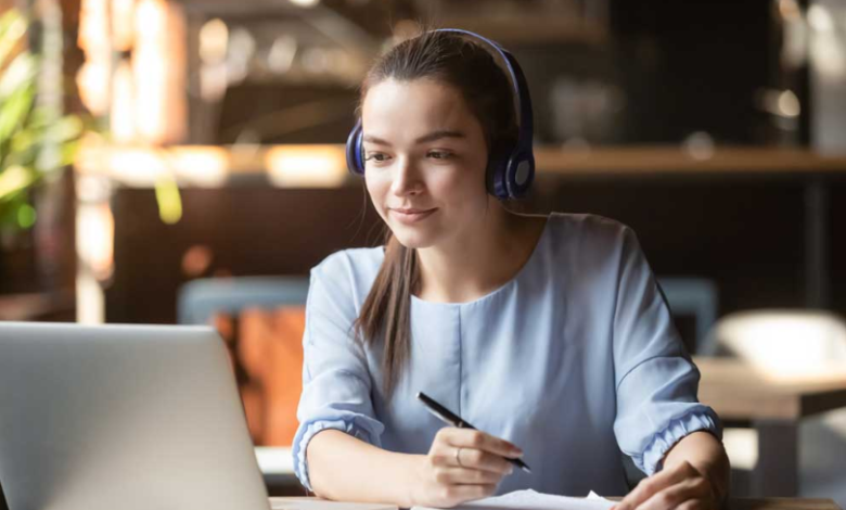 Why Working Professionals in Australia Are Quietly Choosing PTE Course Online